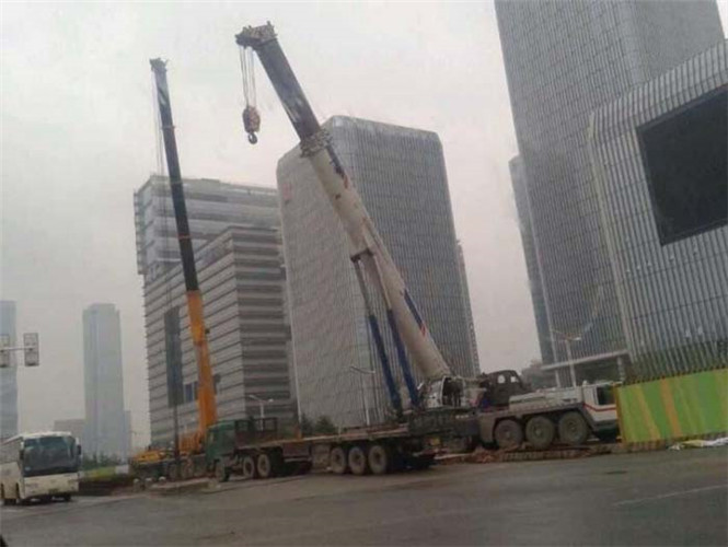 昌邑市“自动找平”—— 吊车的 “平地神器” 技术